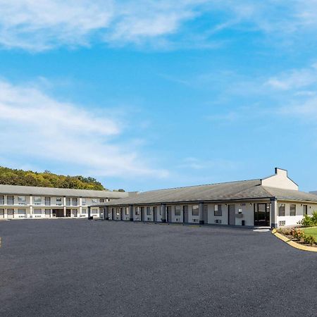 Rodeway Inn Elkton Exterior photo