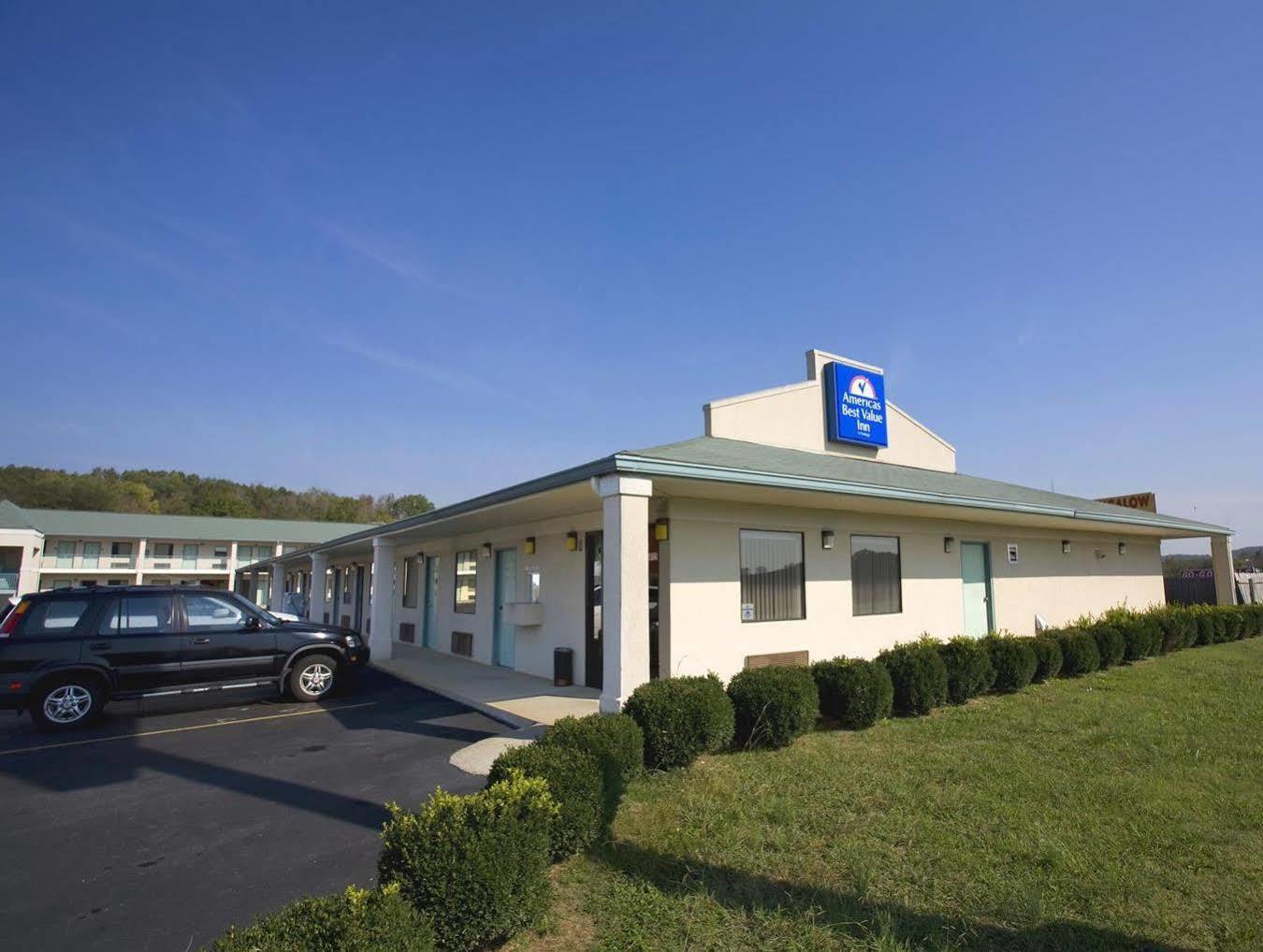 Rodeway Inn Elkton Exterior photo